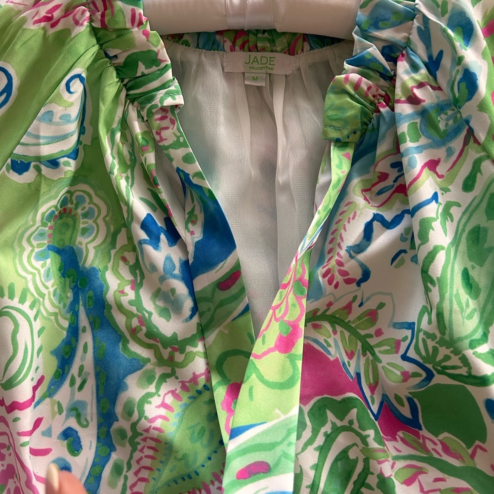 Top women’s blues/greens/pink size M